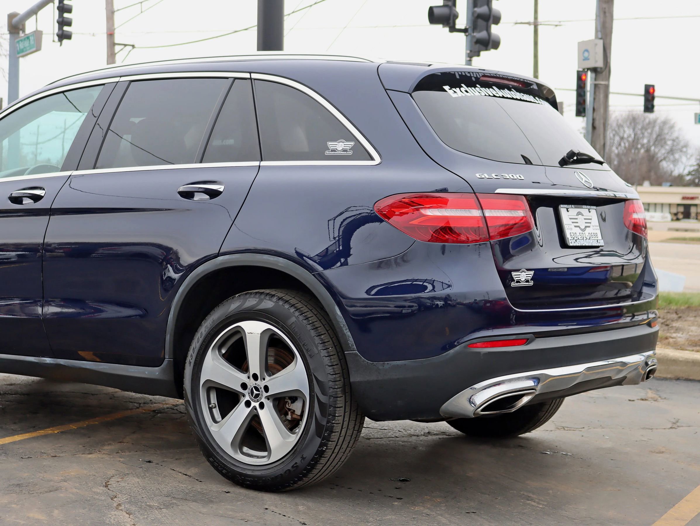 Used 2019 Mercedes-Benz GLC 300 GLC 300 4MATIC Sport Utility 4 image 12