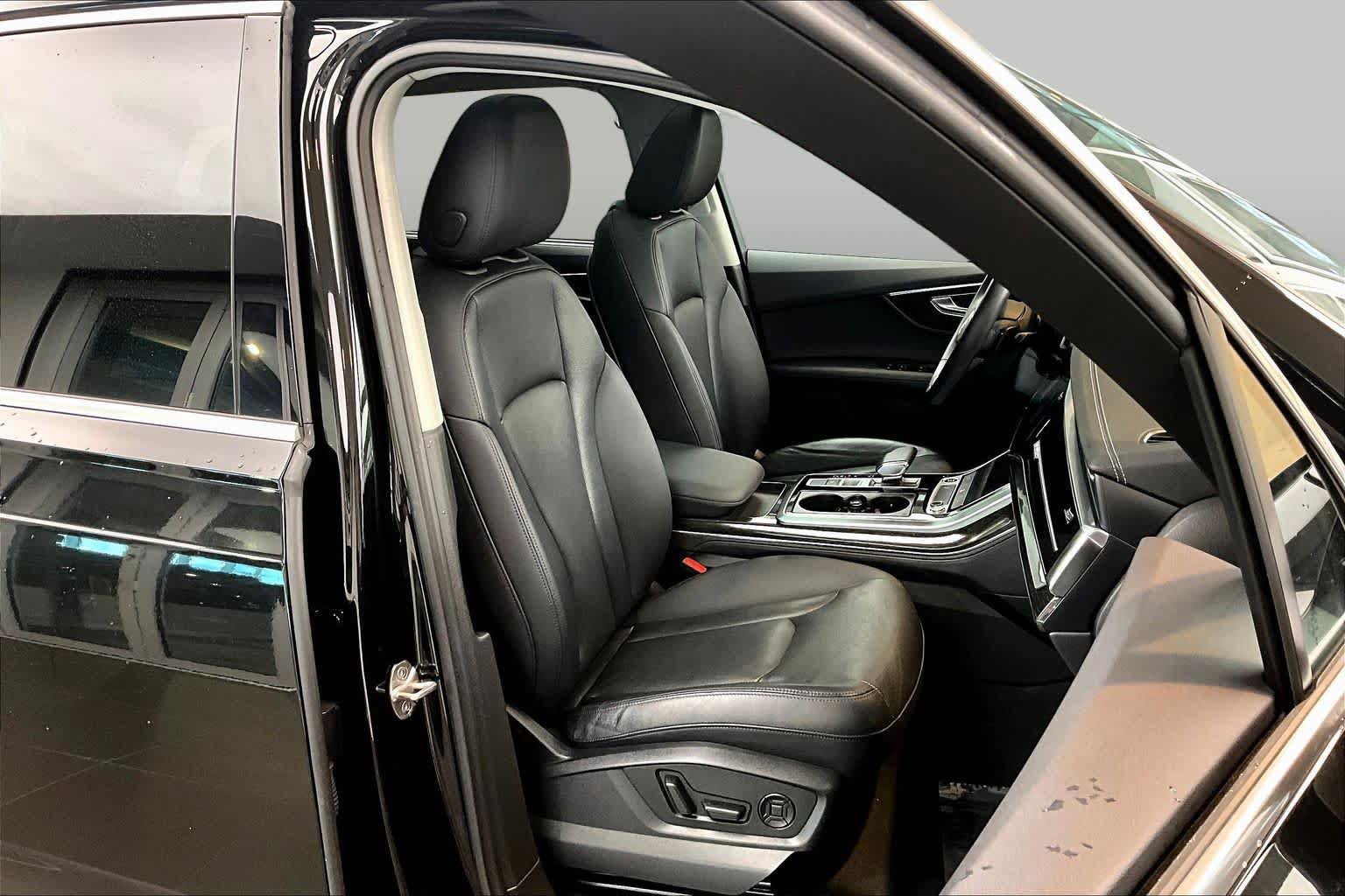 Used 2023 Audi Q7 2.0T Premium Plus w/ Premium Plus Package AWD/4WD image 9