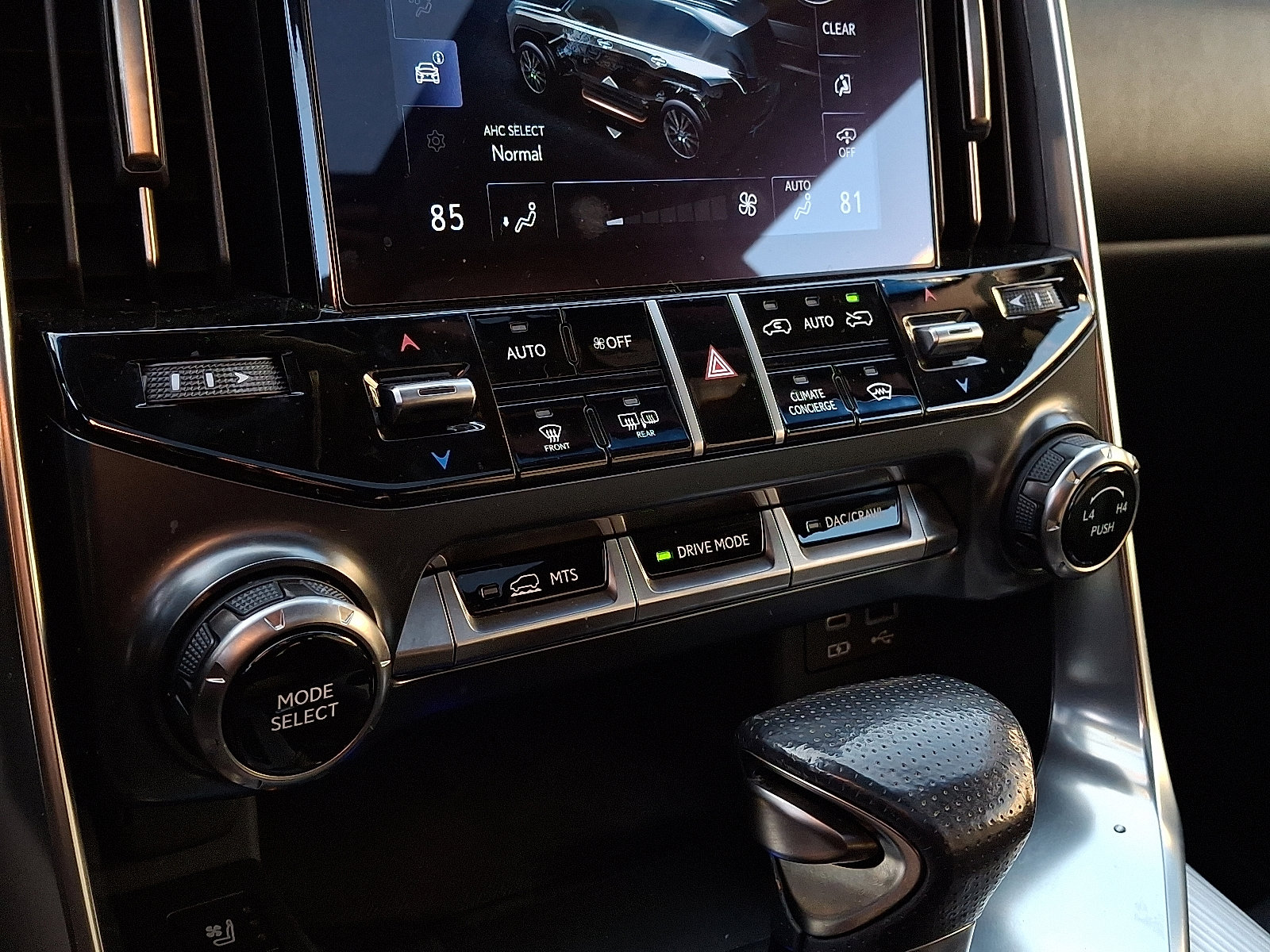 Used 2022 Lexus LX 600 F Sport image 16