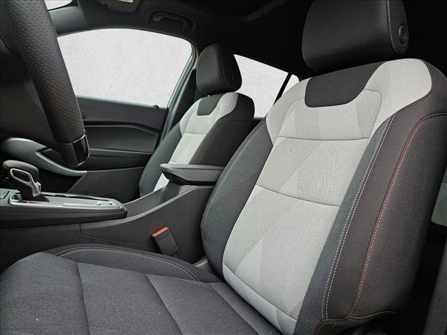 New 2026 Chevrolet Trax RS w/ Sunroof Package image 4