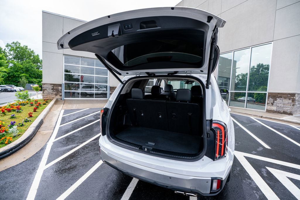Used 2024 Kia Telluride EX w/ EX Captain's Chair Package FWD image 49