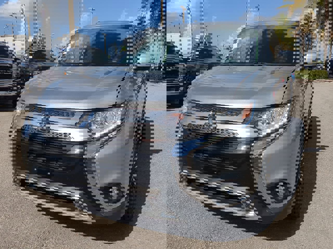 Used 2020 Mitsubishi Outlander ES image 9