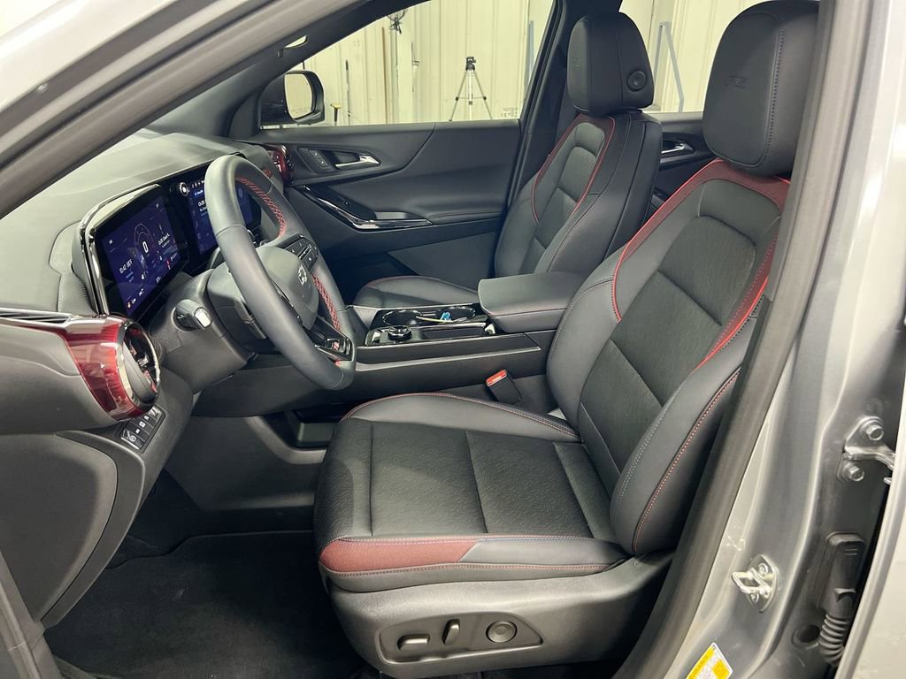Used 2025 Chevrolet Equinox RS AWD/4WD image 19