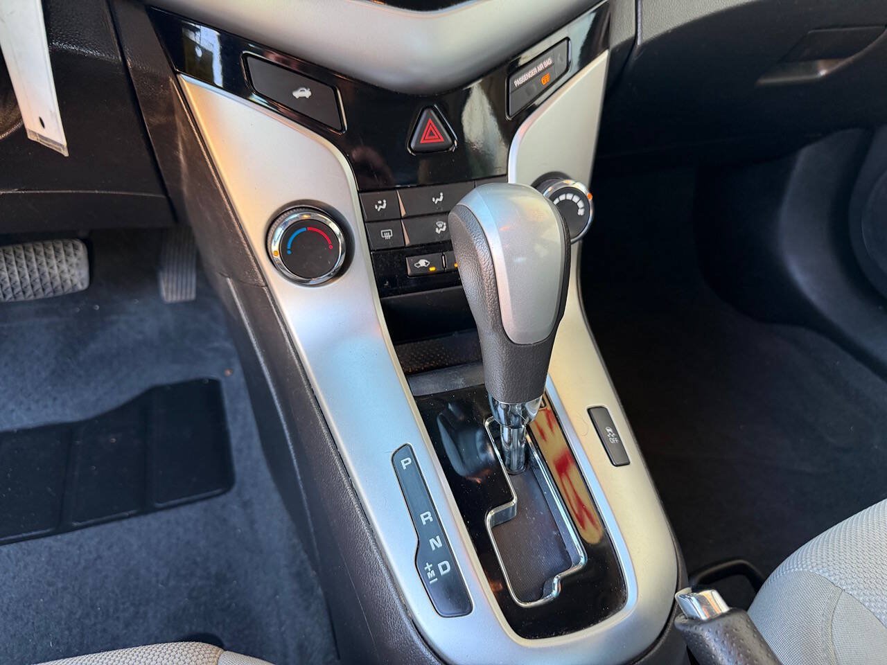 Used 2015 Chevrolet Cruze LT w/ Technology Package FWD image 24