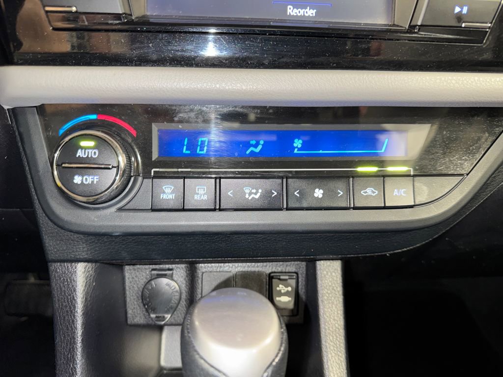 Used 2014 Toyota Corolla LE FWD image 23