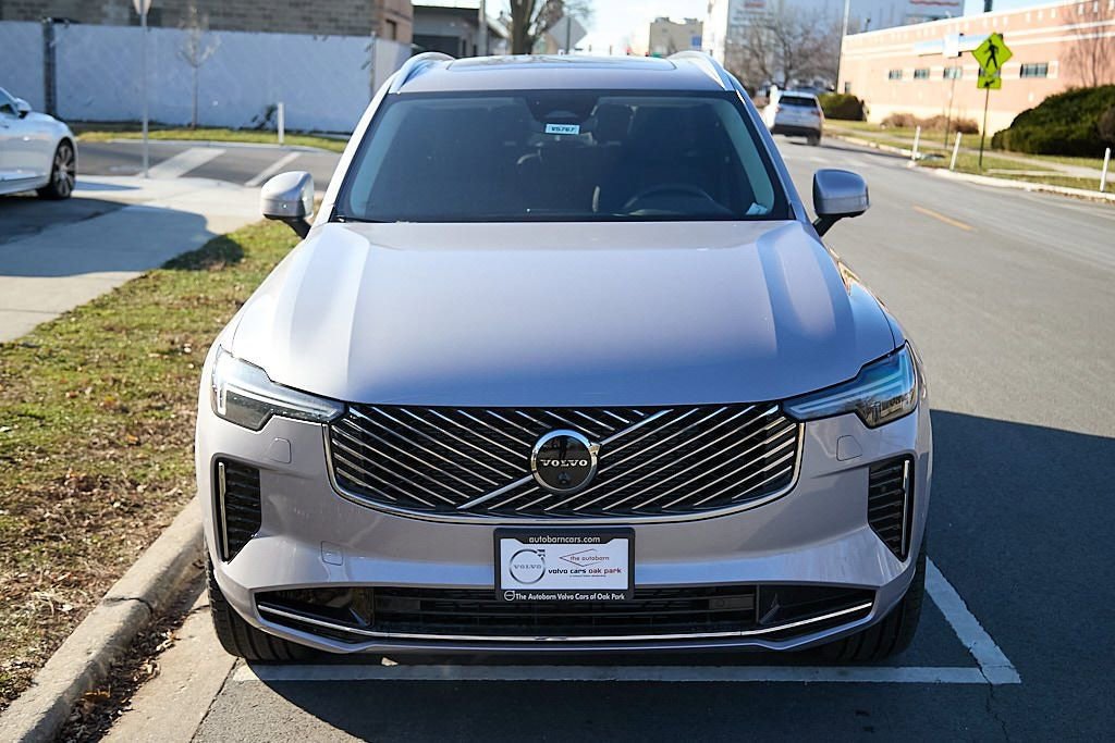 New 2026 Volvo XC90 B6 Plus w/ Protection Package image 4