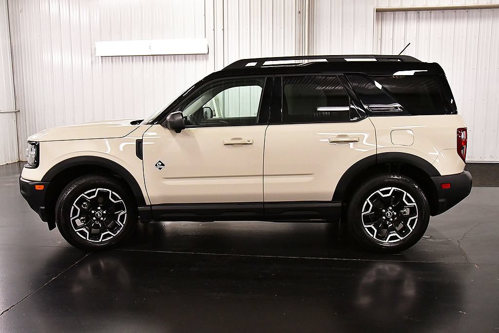 Used 2025 Ford Bronco Sport Outer Banks w/ Outer Banks Tech Package+ AWD/4WD image 4