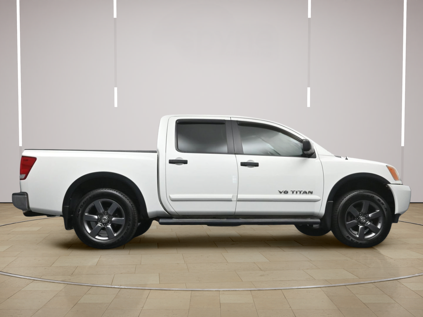Used 2015 Nissan Titan SV w/ SV Value Truck Package RWD image 24