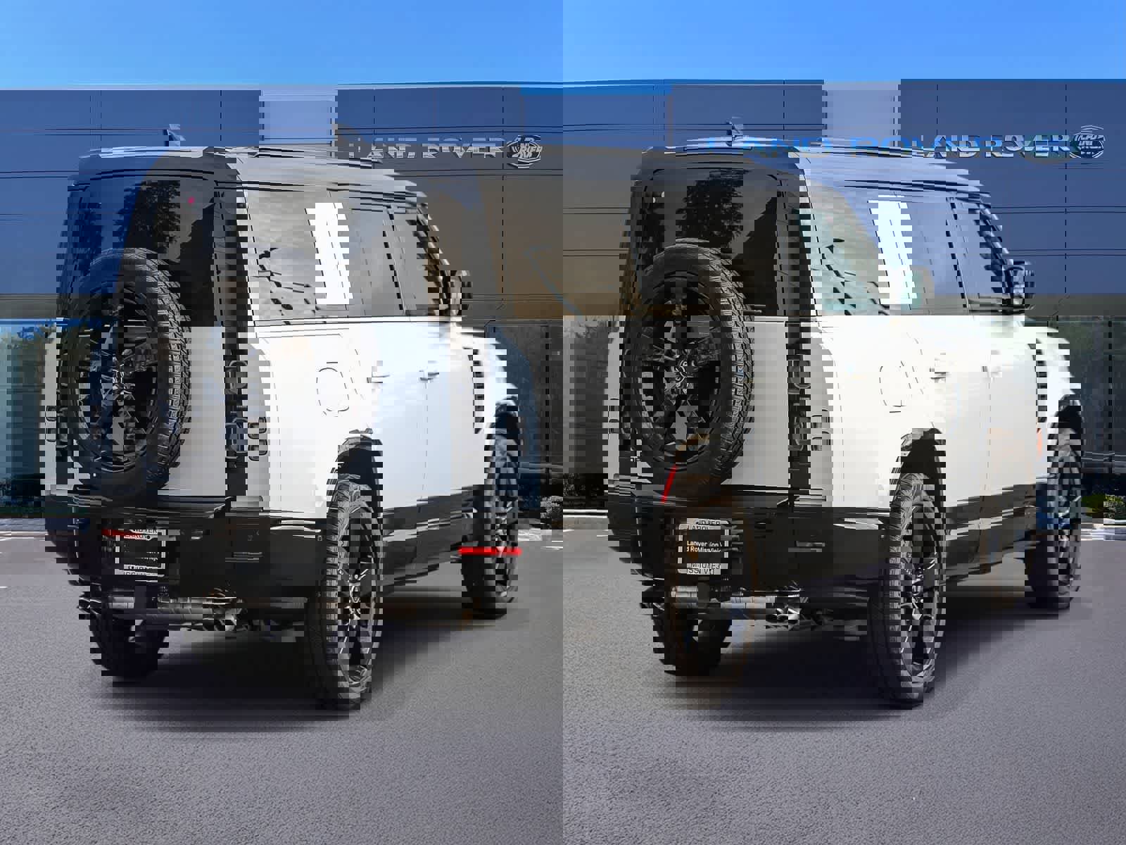 New 2025 Land Rover Defender 130 V8 image 6