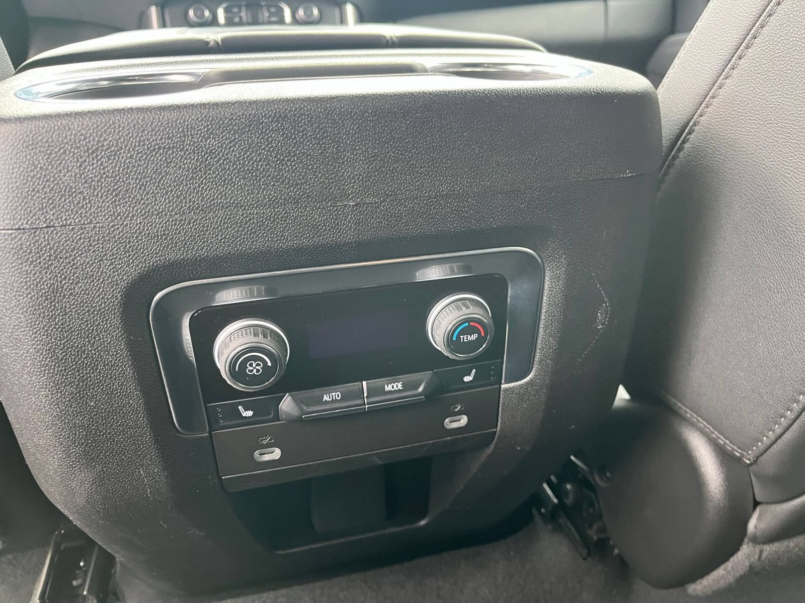 Used 2024 Chevrolet Tahoe LT w/ Luxury Package AWD/4WD image 25