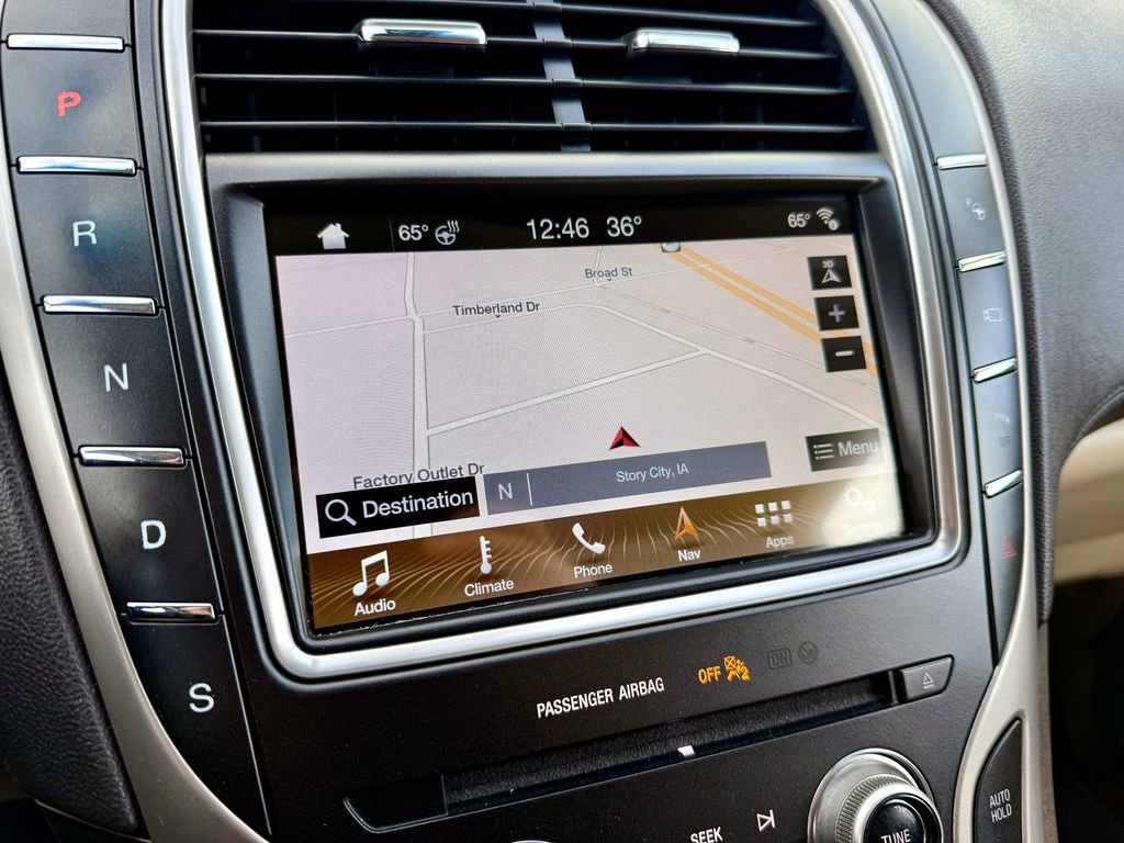 Used 2017 Lincoln MKX Reserve w/ Driver Assistance Package image 30