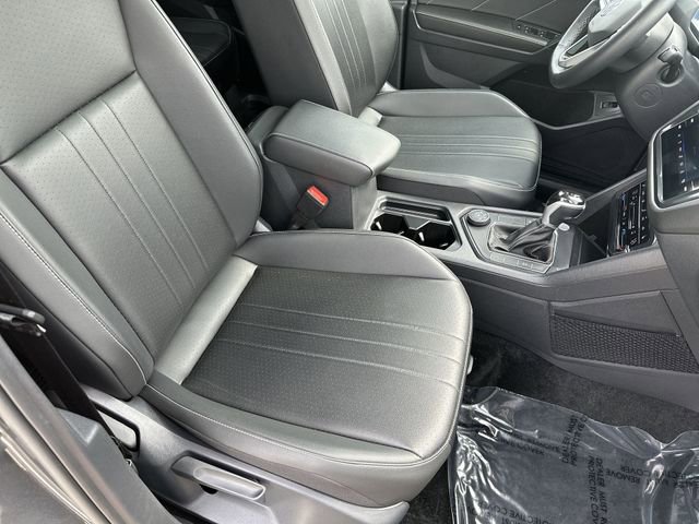 Used 2024 Volkswagen Tiguan SE AWD/4WD image 27