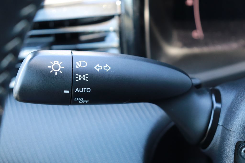 Used 2025 Toyota Camry SE FWD image 25