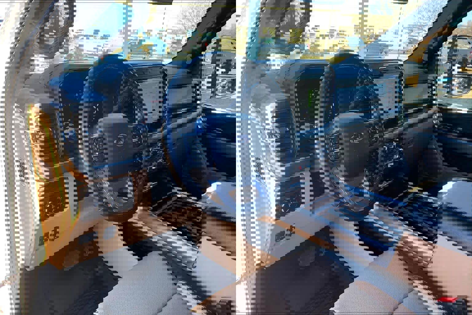 Used 2025 Ford F350 Lariat image 18