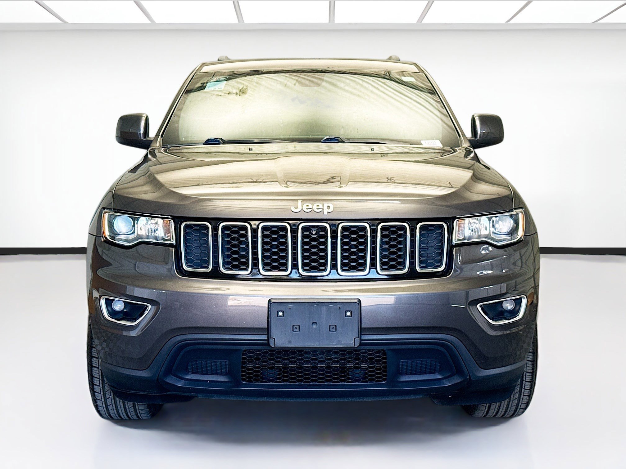 Used 2017 Jeep Grand Cherokee Laredo w/ Quick Order Package 2BE image 2