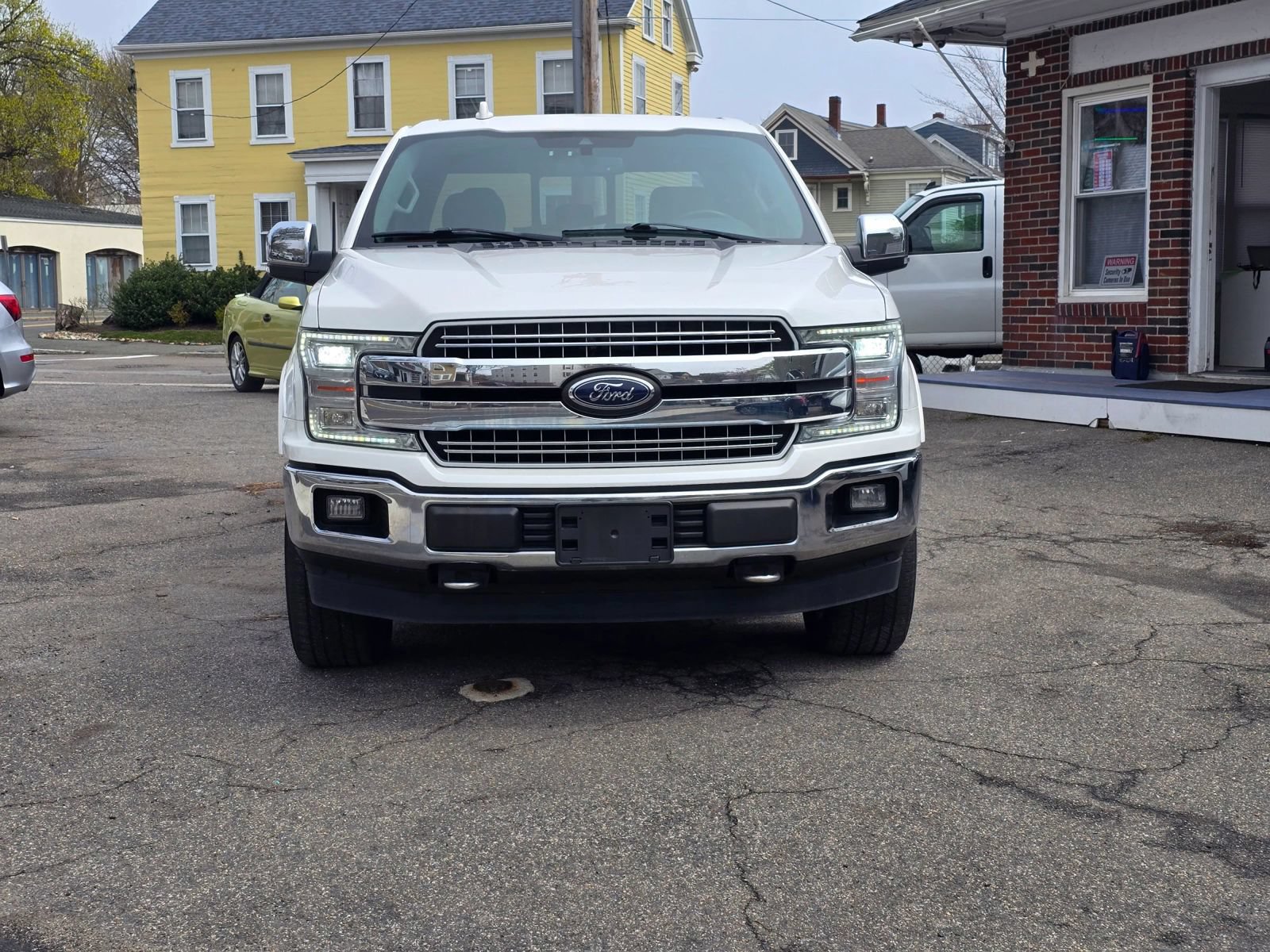 Used 2018 Ford F150 Lariat w/ Equipment Group 502A Luxury AWD/4WD image 2