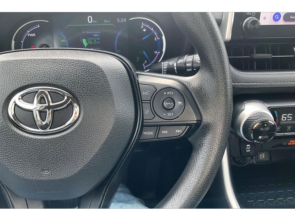 Used 2024 Toyota RAV4 XLE AWD/4WD image 21