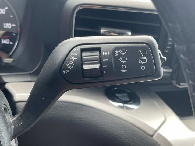 Used 2024 Ford Explorer XLT w/ Equipment Group 202A AWD/4WD image 47