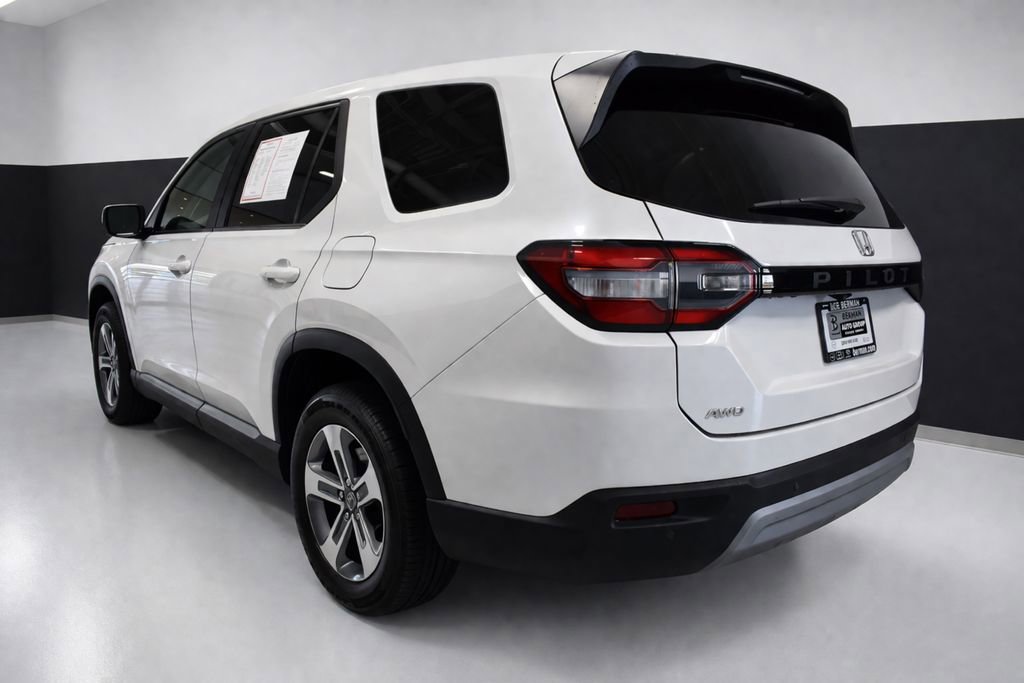Used 2024 Honda Pilot EX-L image 3