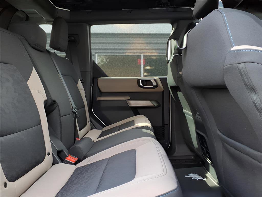 Used 2023 Ford Bronco Wildtrak image 11