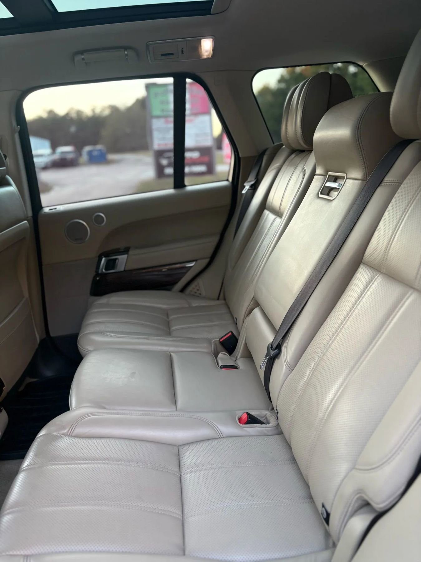 Used 2015 Land Rover Range Rover Supercharged AWD/4WD image 29