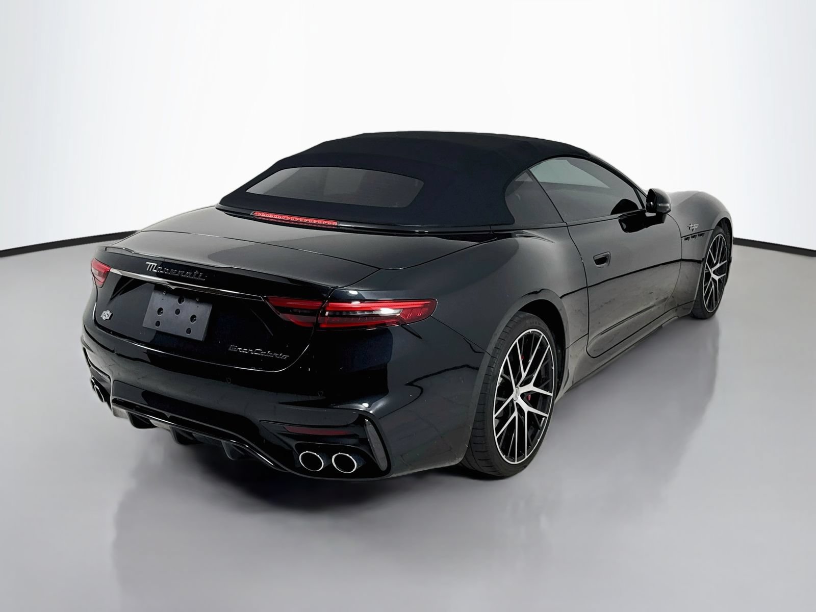 Used 2024 Maserati GranCabrio Trofeo AWD/4WD image 7