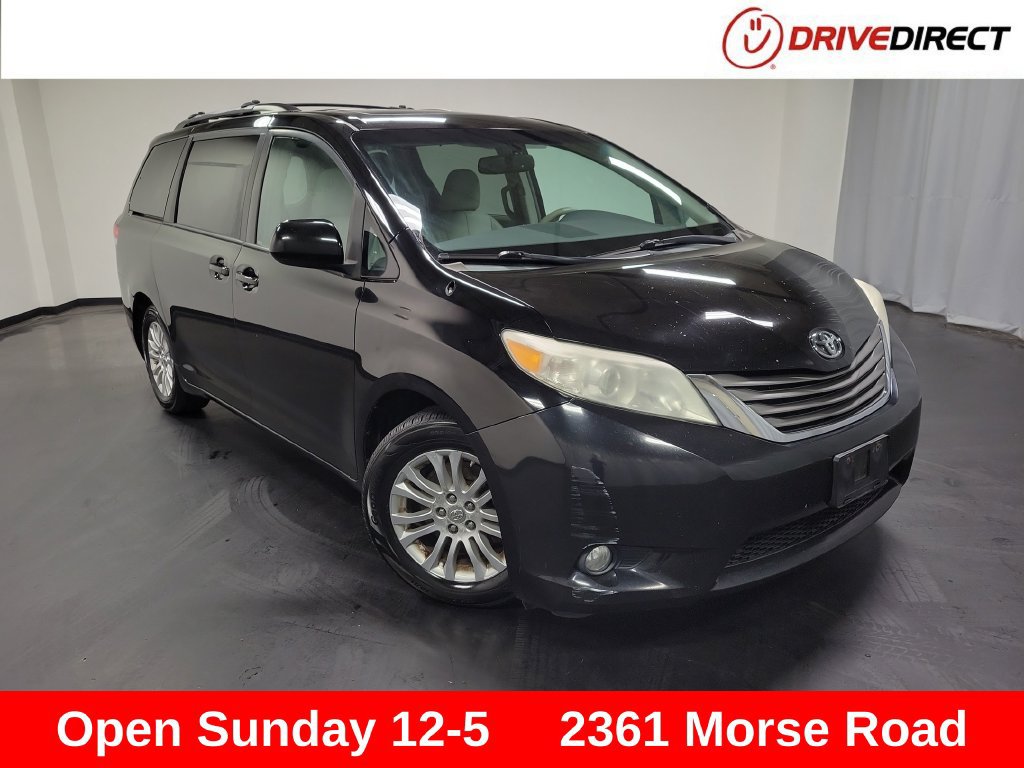Used 2013 Toyota Sienna XLE FWD image 1