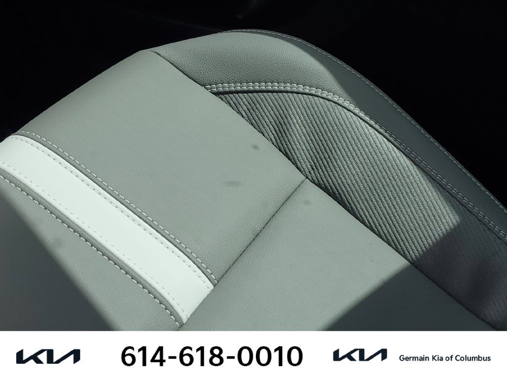 Used 2026 Toyota Camry SE FWD image 27