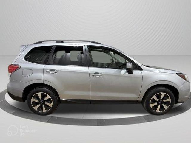 Used 2018 Subaru Forester 2.5i Premium w/ All-Weather Package AWD/4WD image 10