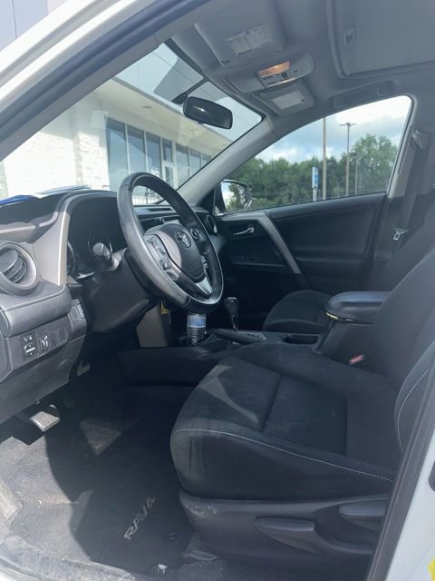 Used 2016 Toyota RAV4 XLE FWD image 11