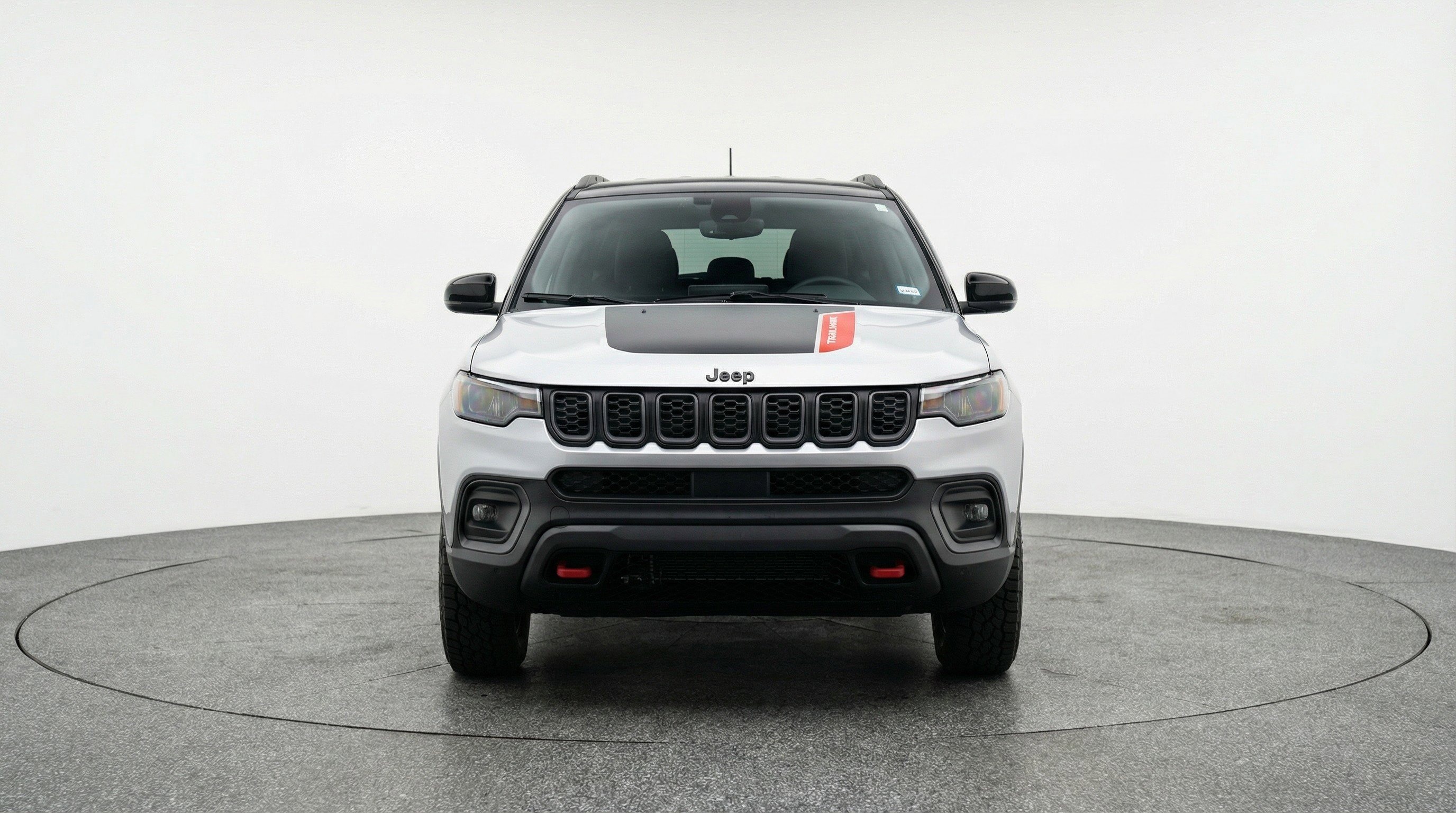 Used 2025 Jeep Compass Trailhawk image 2
