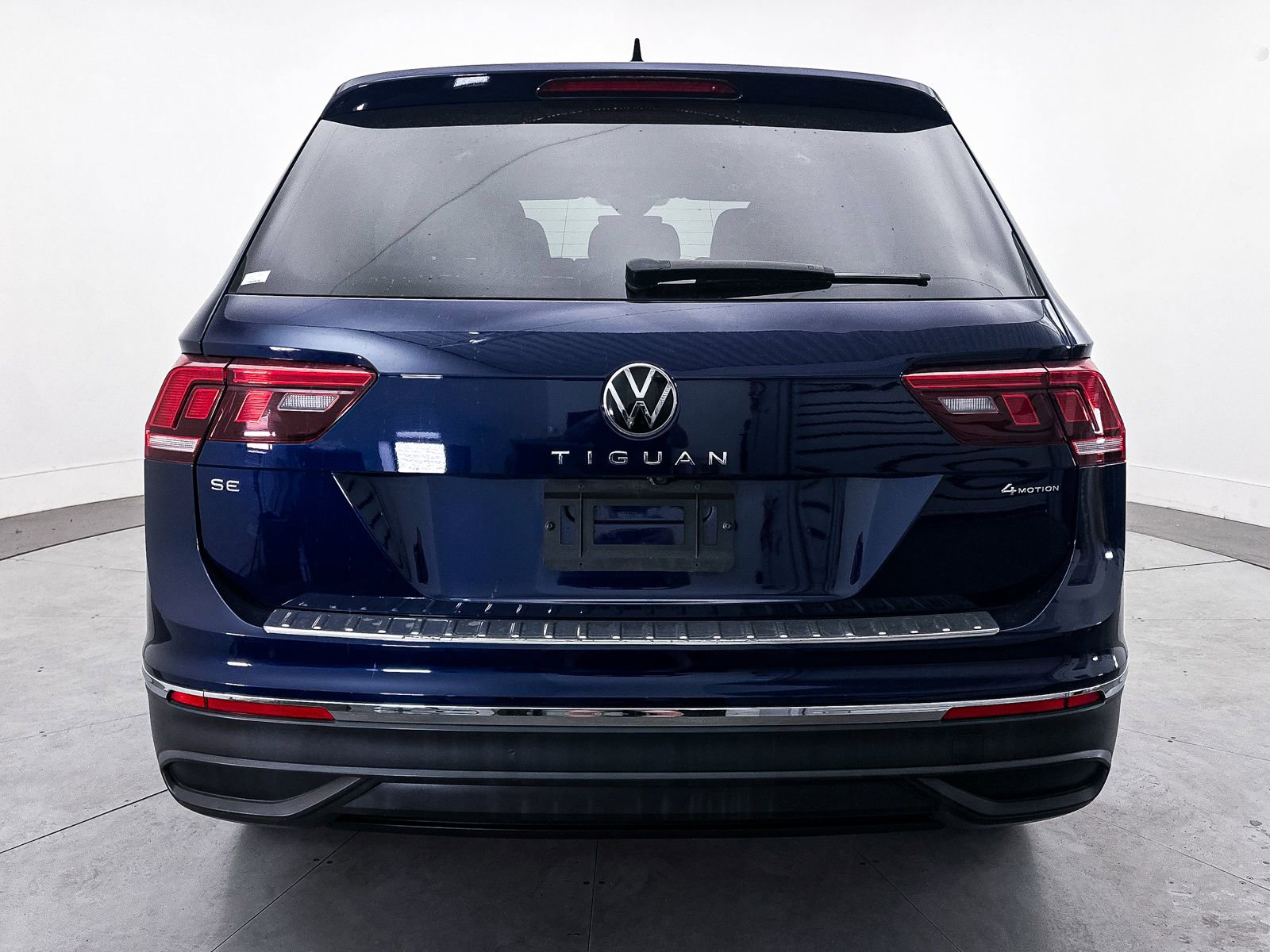 Used 2022 Volkswagen Tiguan SE w/ Panoramic Sunroof Package AWD/4WD image 15