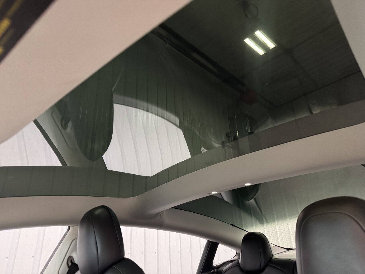 Used 2021 Tesla Model 3 Standard Range RWD image 9