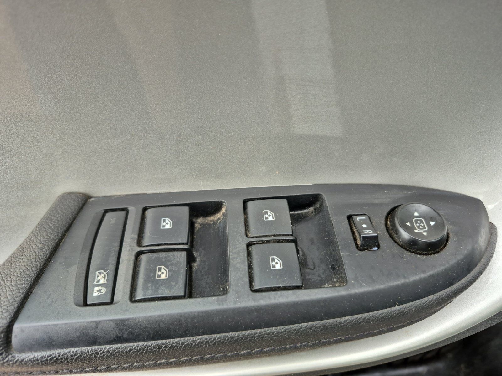 Used 2015 Chevrolet Volt FWD image 15