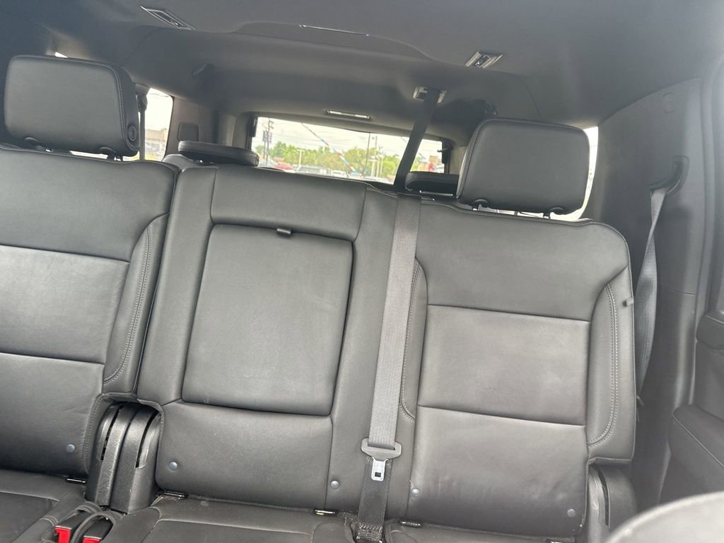 Used 2022 Chevrolet Suburban LT w/ Luxury Package AWD/4WD image 17