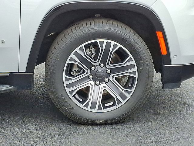 Used 2024 Jeep Wagoneer L Series II w/ Flexible Seating Group image 8