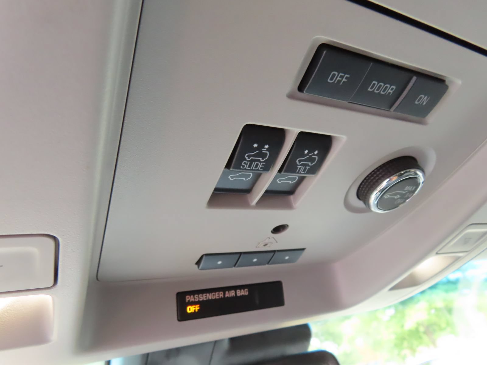 Used 2019 GMC Yukon XL SLT w/ Open Road Package AWD/4WD image 45