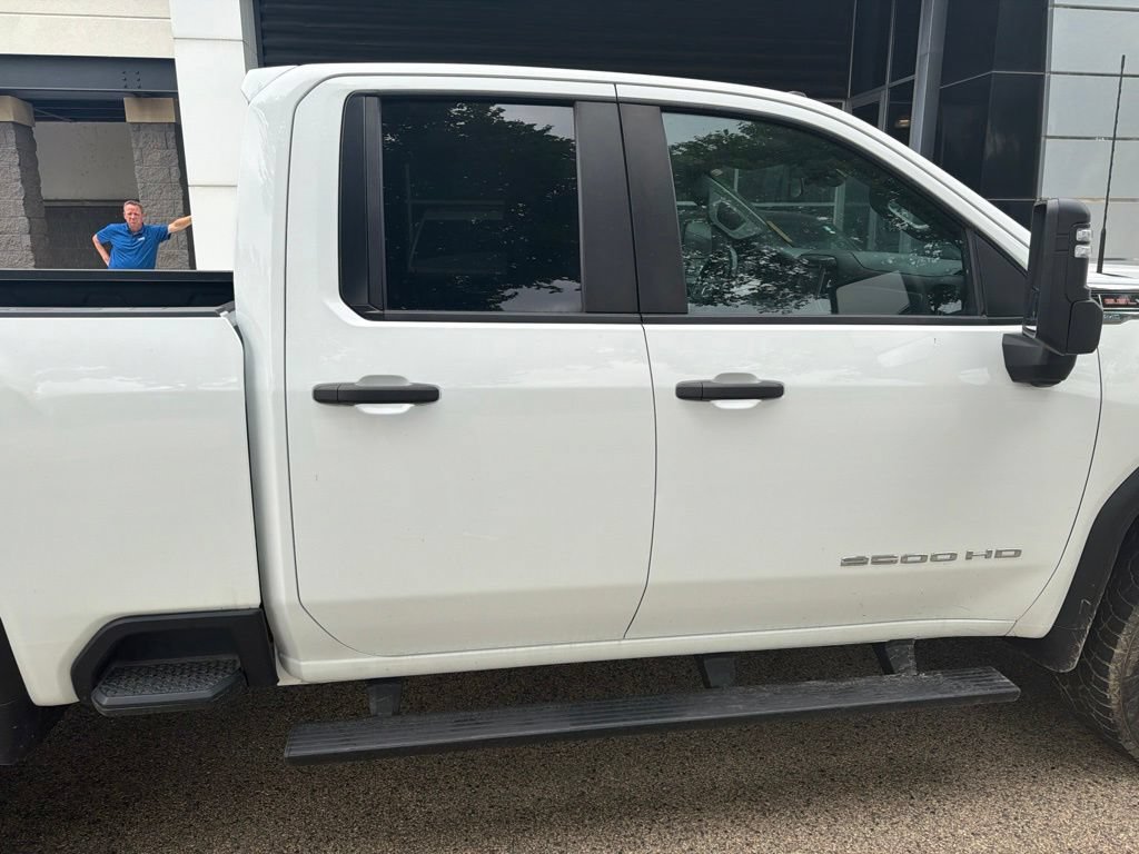 Used 2022 GMC Sierra 2500 Pro w/ Convenience Package AWD/4WD image 9