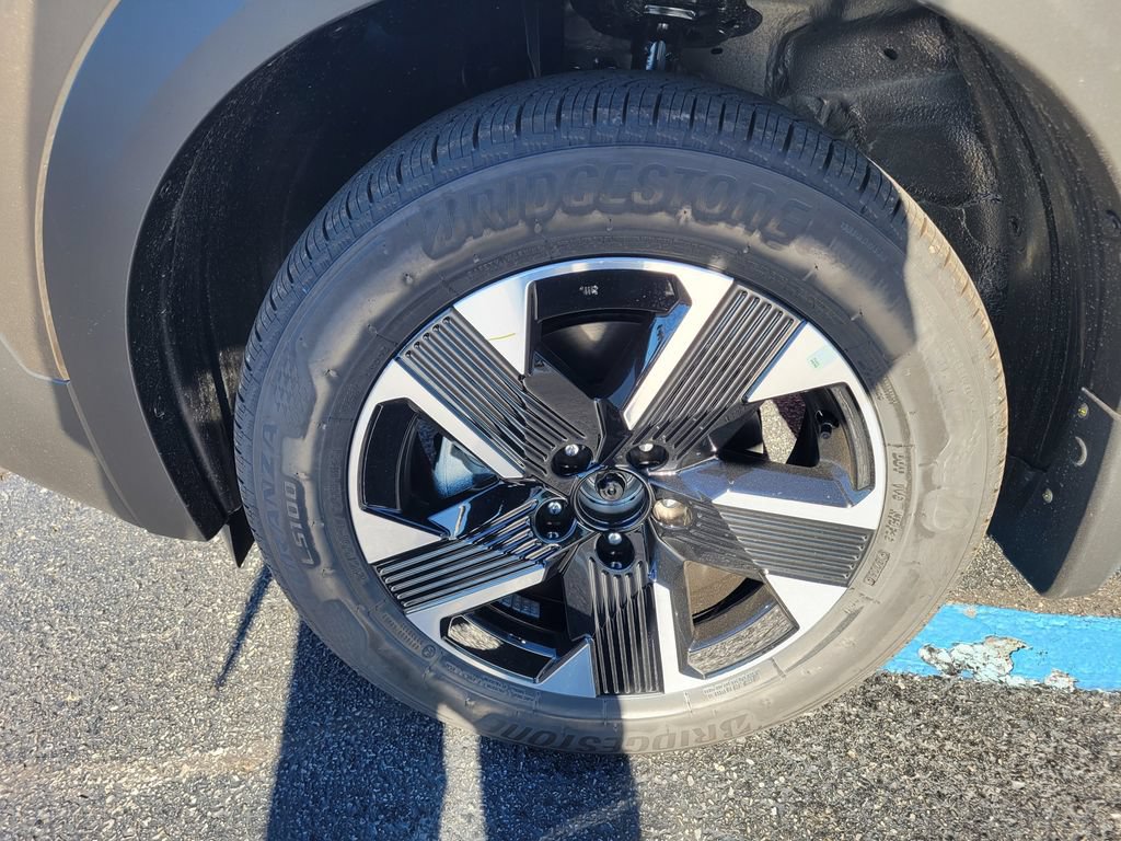 New 2026 Nissan Kicks SV w/ SV Premium Package AWD/4WD image 12