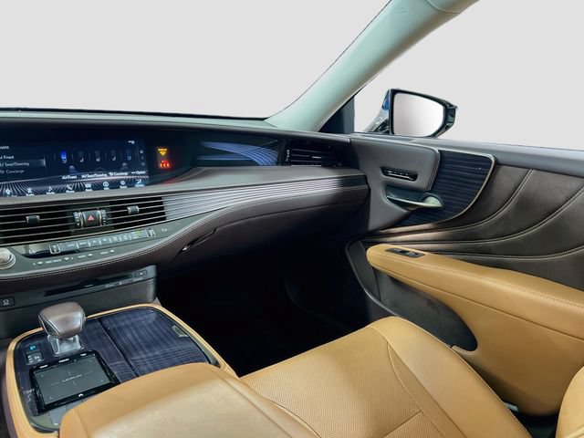 Used 2018 Lexus LS 500 w/ Accessory Package (Z2) RWD image 25