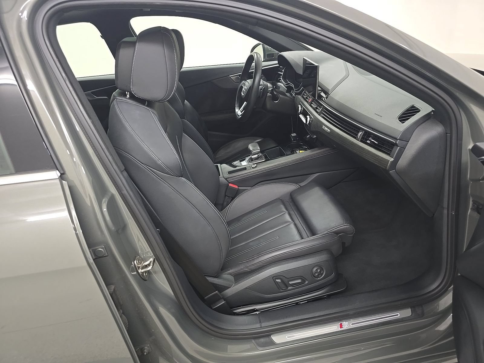 Used 2023 Audi A4 2.0T Premium Plus w/ Premium Plus Package AWD/4WD image 7