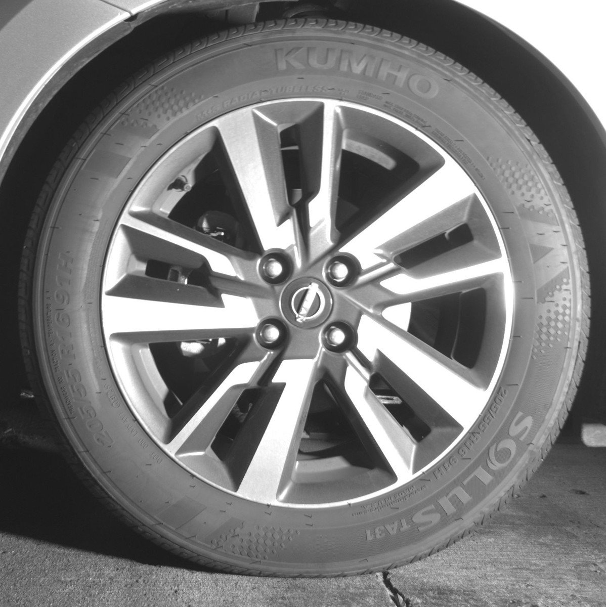 Used 2025 Nissan Versa SV image 12