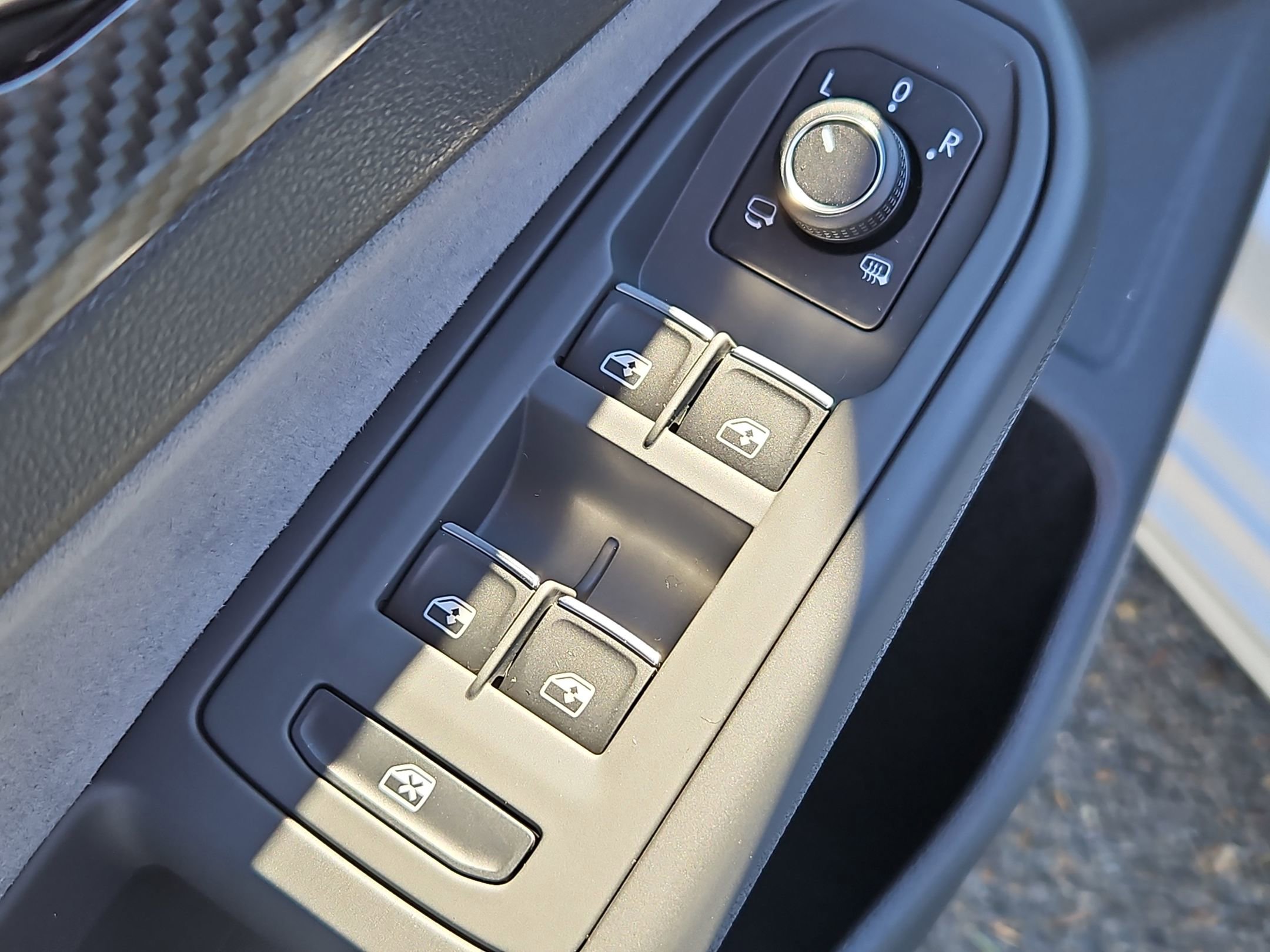 Used 2025 Volkswagen Golf R Black Edition image 10