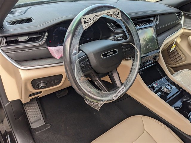 New 2025 Jeep Grand Cherokee L Limited image 9