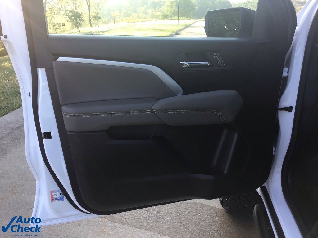 Used 2025 Chevrolet Colorado ZR2 w/ Technology Package image 30