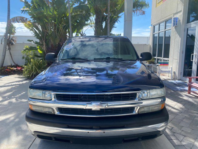 Used 2003 Chevrolet Suburban LS image 3