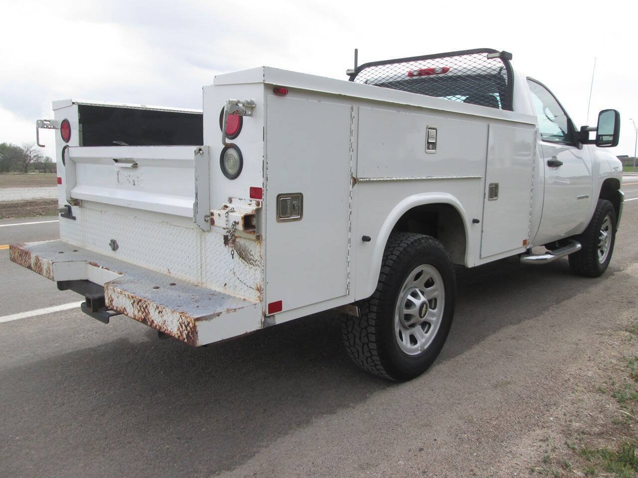 Used 2011 Chevrolet Silverado 2500 W/T AWD/4WD image 6
