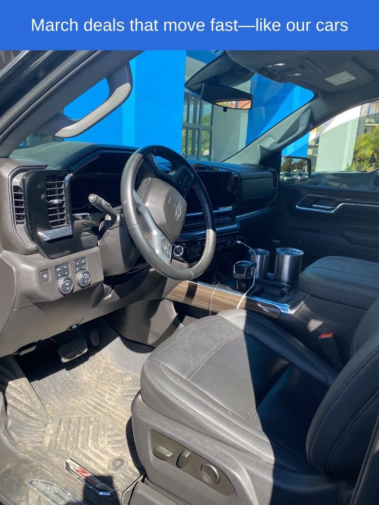 Used 2023 Chevrolet Silverado 1500 LT Trail Boss w/ LT Trail Boss Premium Package image 2