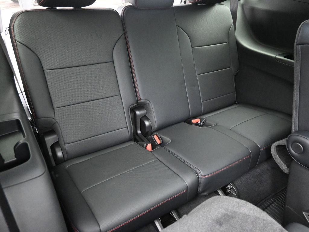 Used 2024 Chevrolet Traverse RS w/ LPO, Floor Liner Package image 9