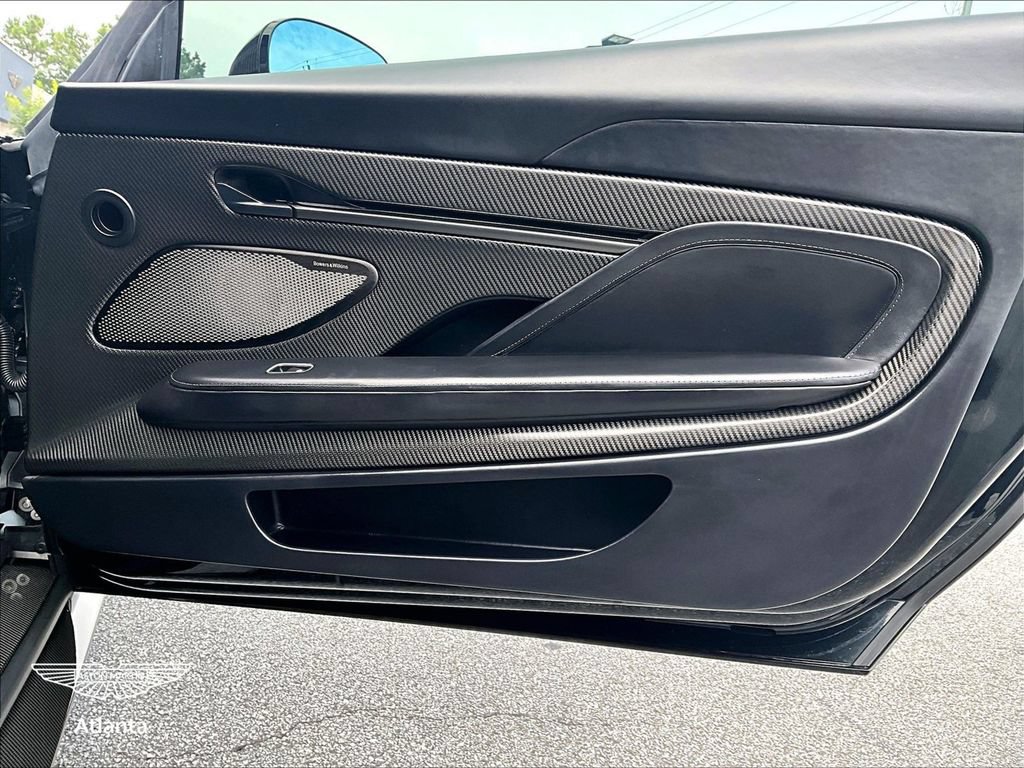 Used 2025 Aston Martin Vanquish RWD image 19